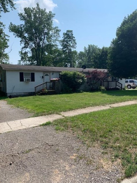 9 Mckinley Ave, Hobart, IN 46342