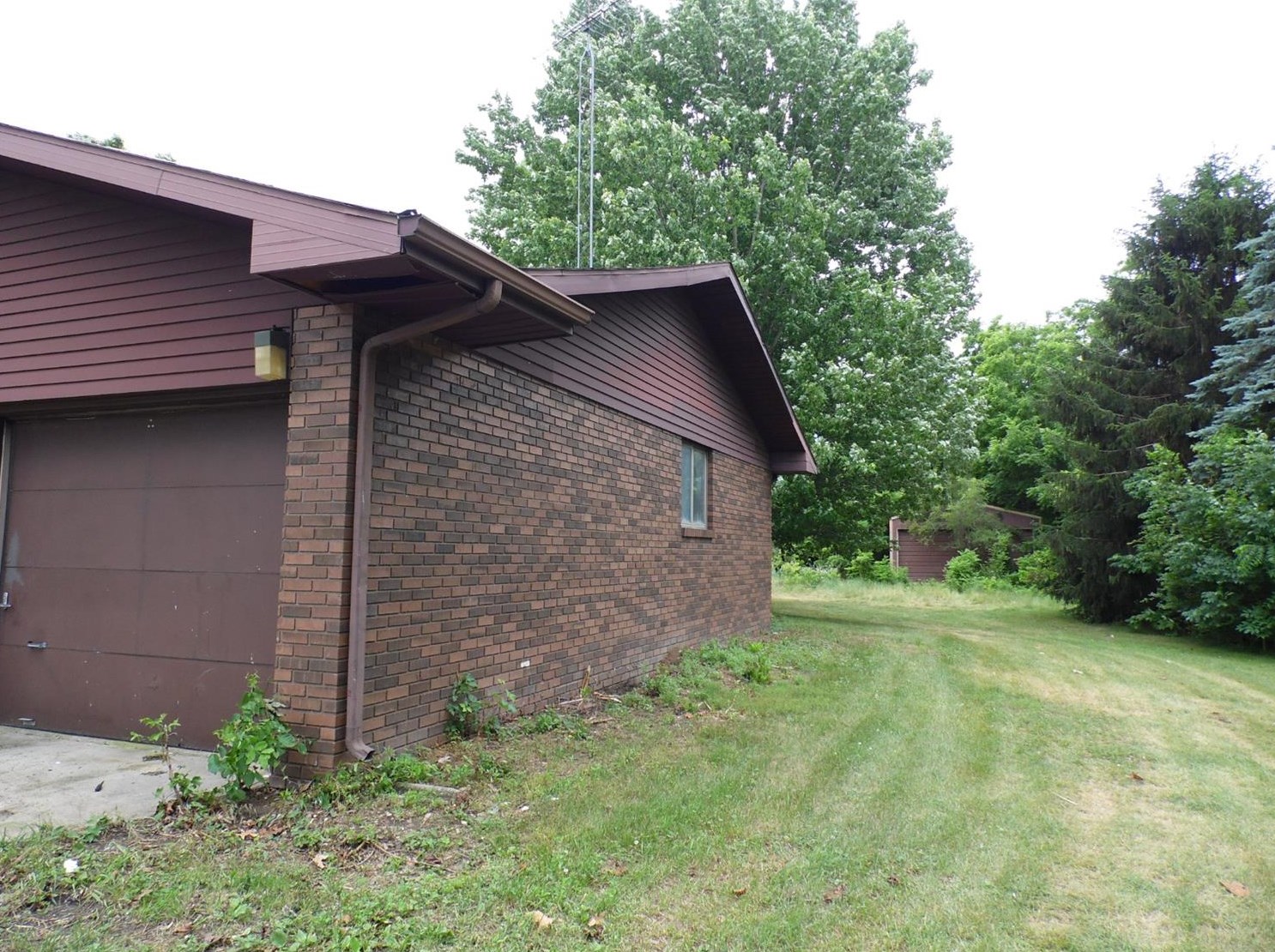 24760 Grant Rd, South Bend, IN 46619-5552
