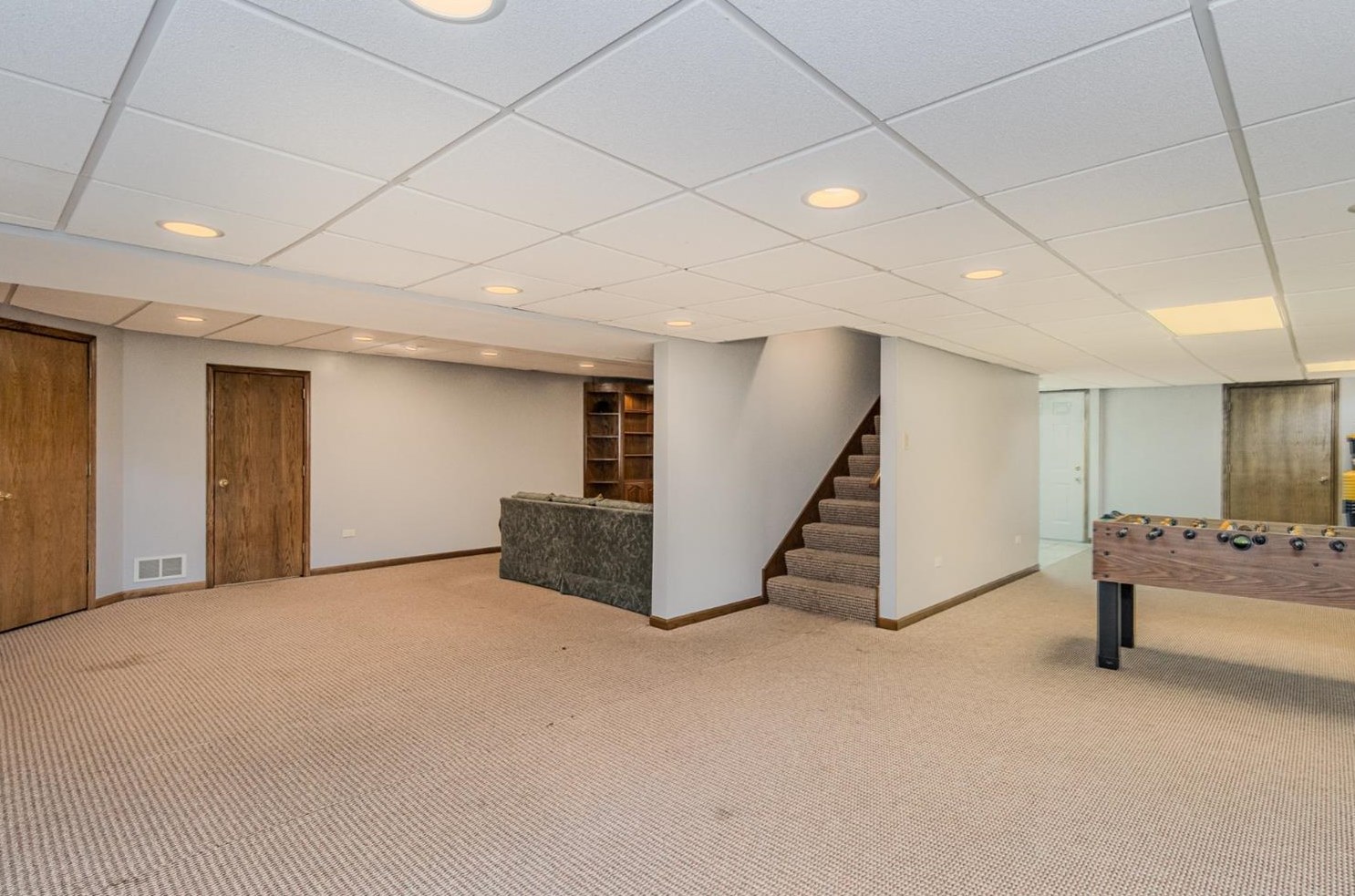 1341 Mccoy Dr, Schererville IN  46375-3031 exterior