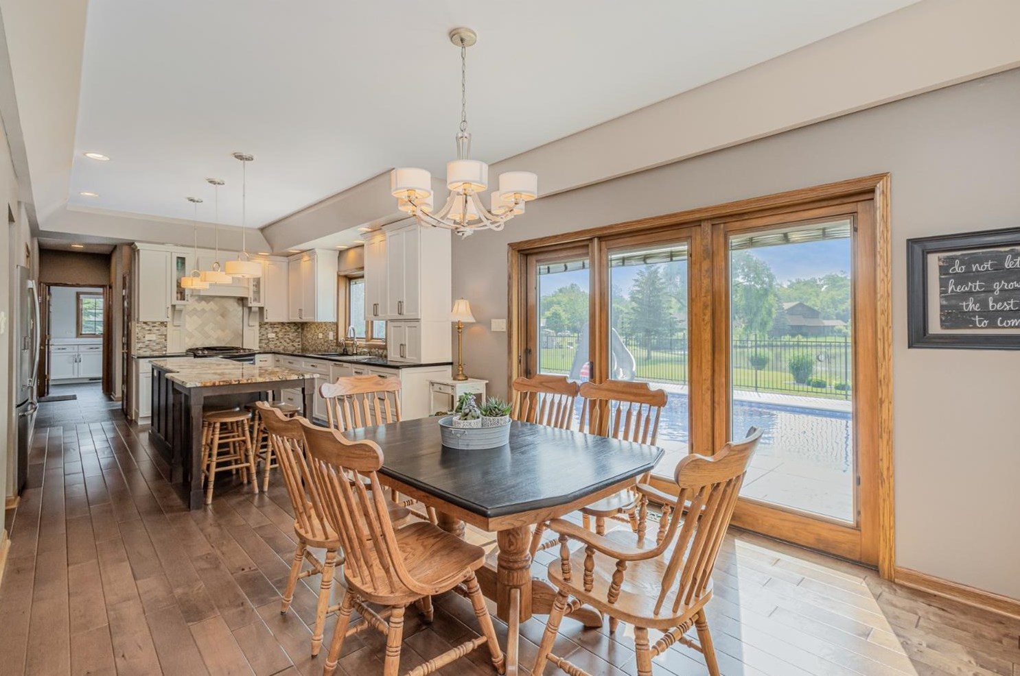 1341 Mccoy Dr, Schererville IN  46375-3031 exterior