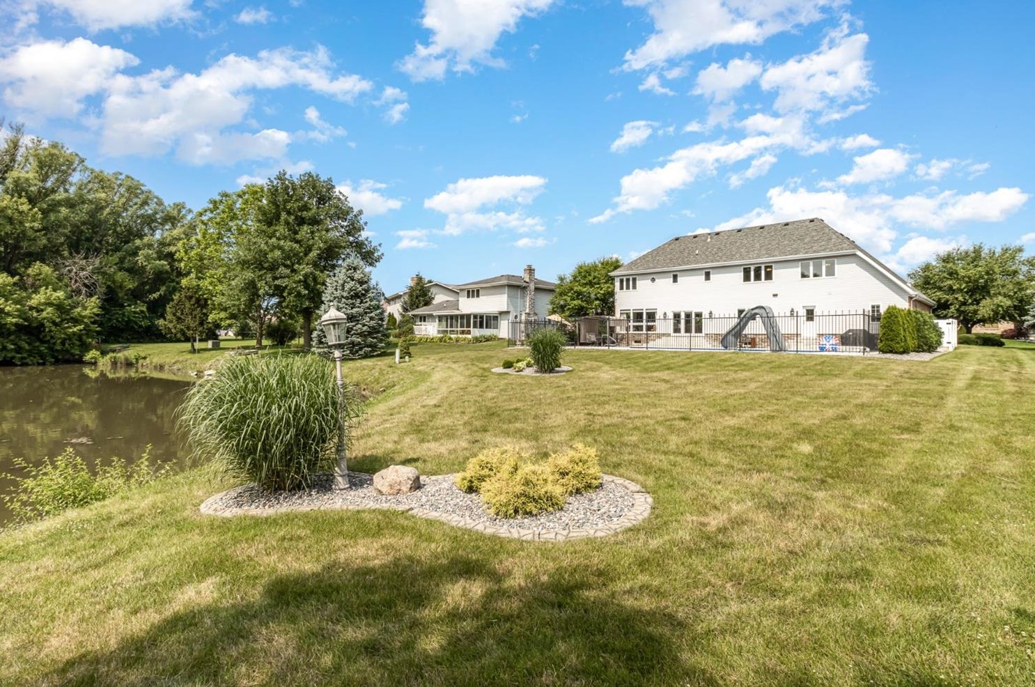 1341 Mccoy Dr, Schererville IN  46375-3031 exterior