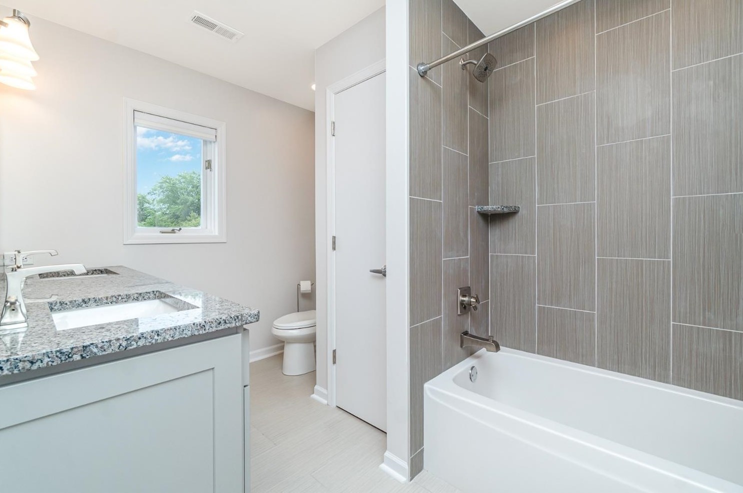 1341 Mccoy Dr, Schererville IN  46375-3031 exterior