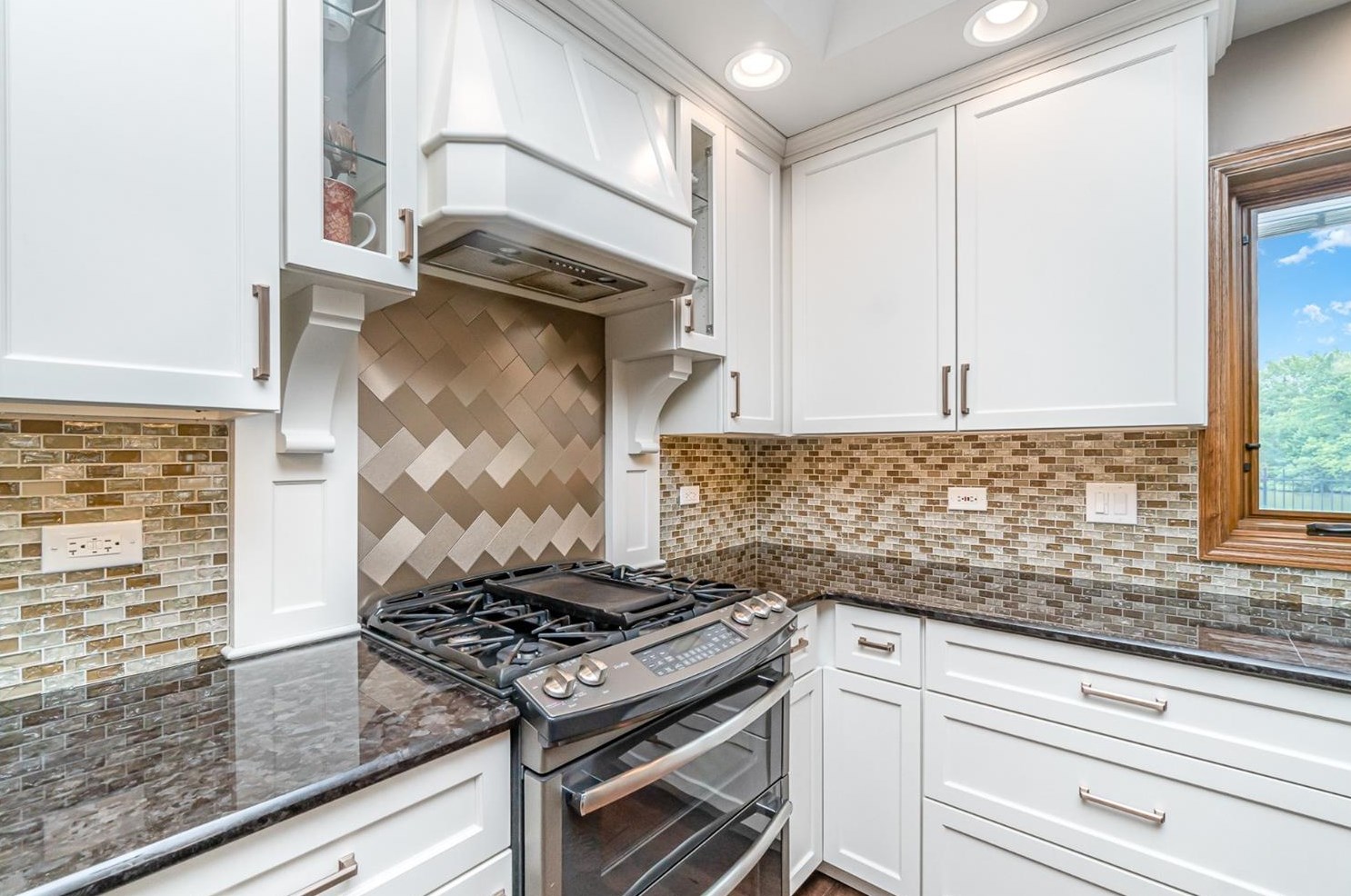 1341 Mccoy Dr, Schererville IN  46375-3031 exterior