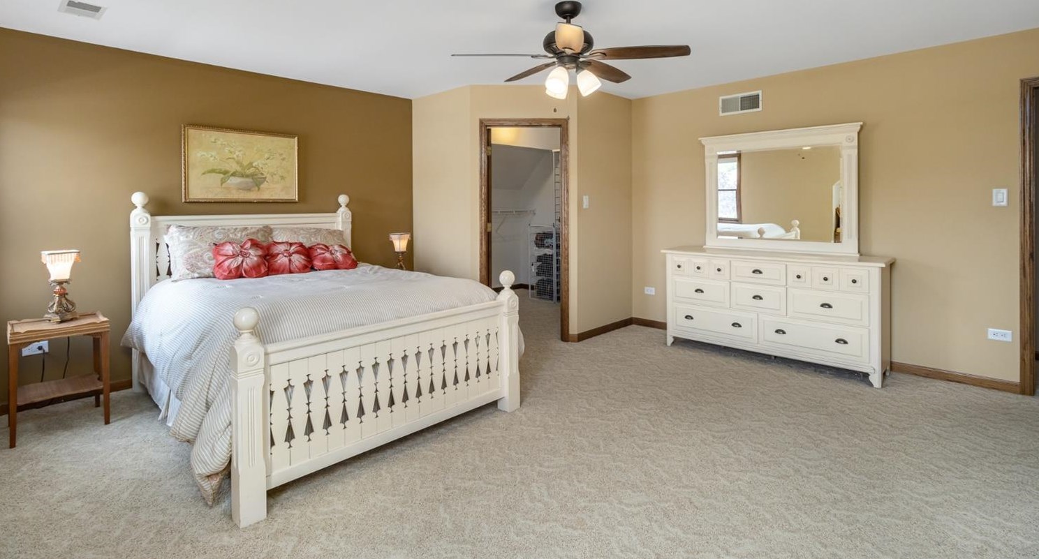 1341 Mccoy Dr, Schererville IN  46375-3031 exterior