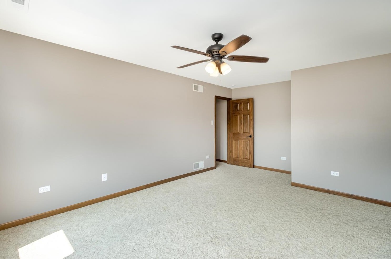 1341 Mccoy Dr, Schererville IN  46375-3031 exterior