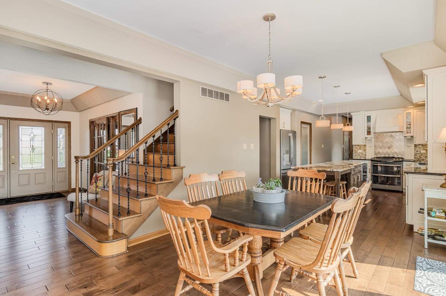 1341 Mccoy Dr, Schererville IN  46375-3031 exterior