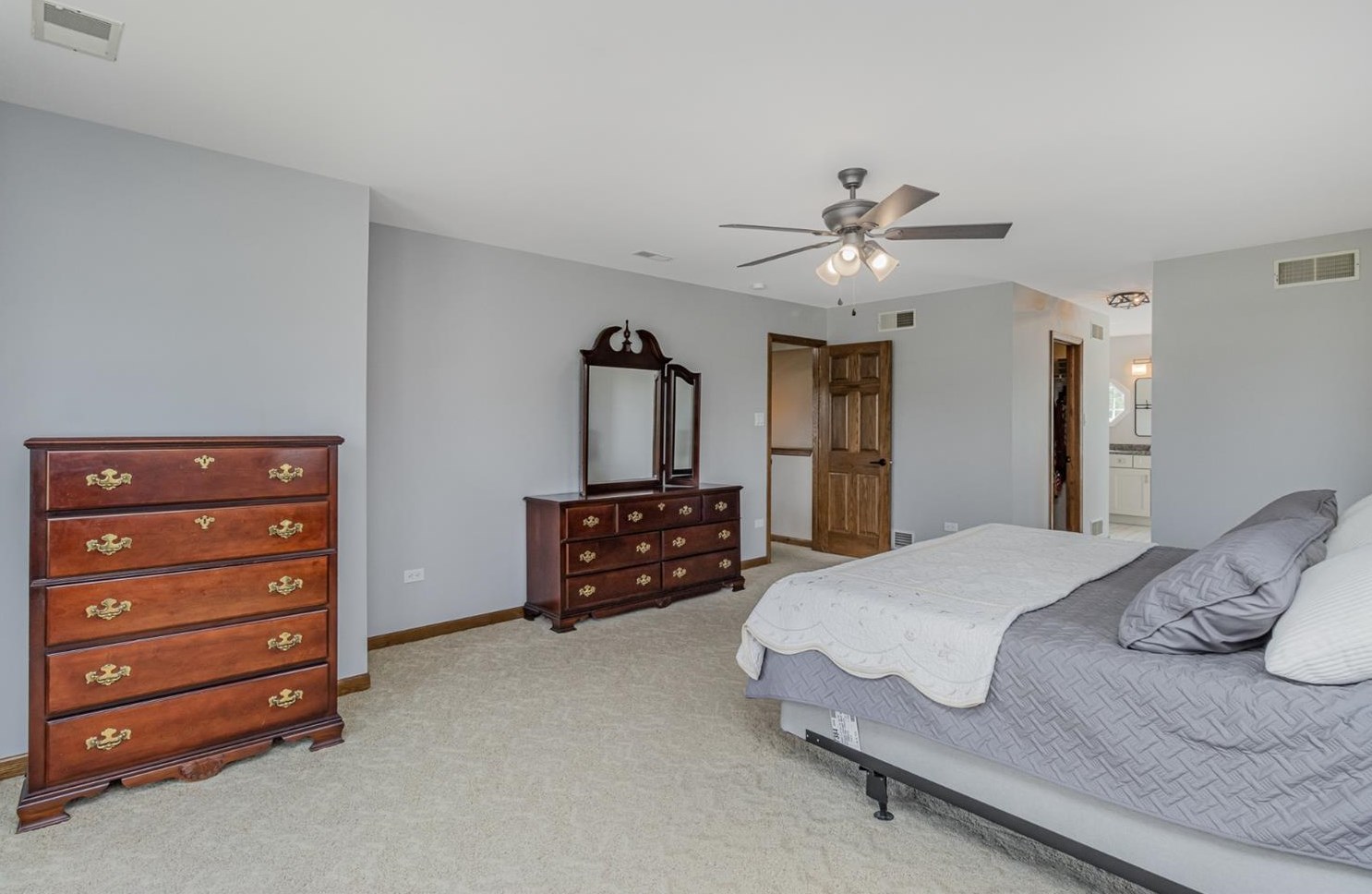 1341 Mccoy Dr, Schererville IN  46375-3031 exterior