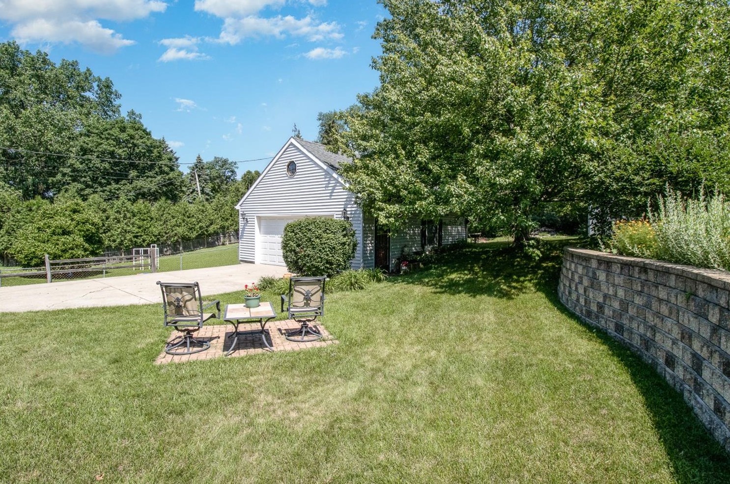 858 Hope St, Valpo, IN 46385