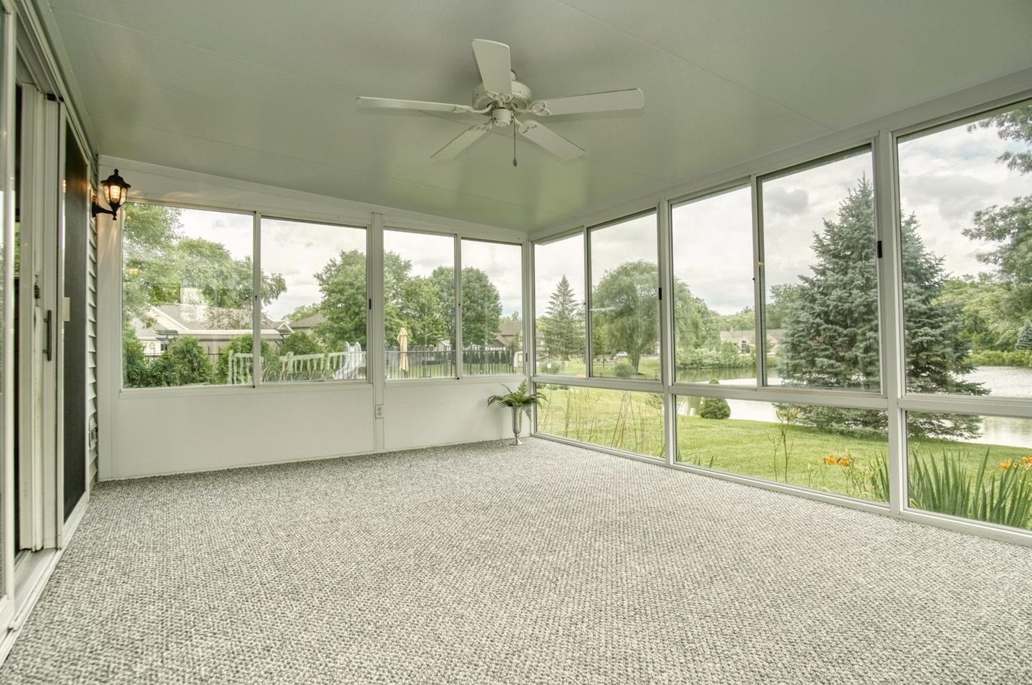 1345 Mccoy Dr, Schererville IN  46375-3031 exterior