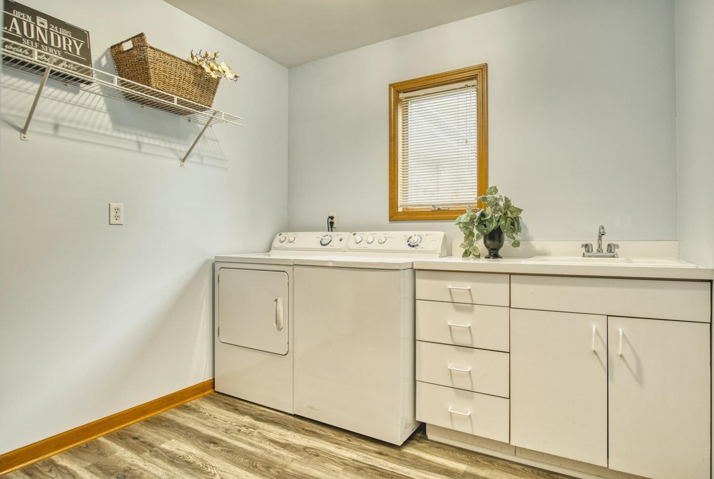 1345 Mccoy Dr, Schererville IN  46375-3031 exterior