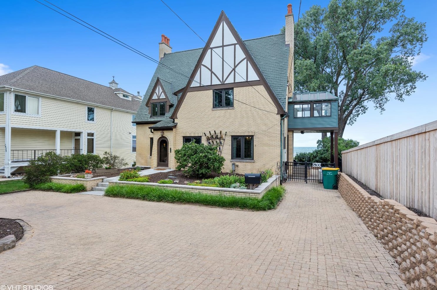 7500 Oak Ave, Gary, IN 46403