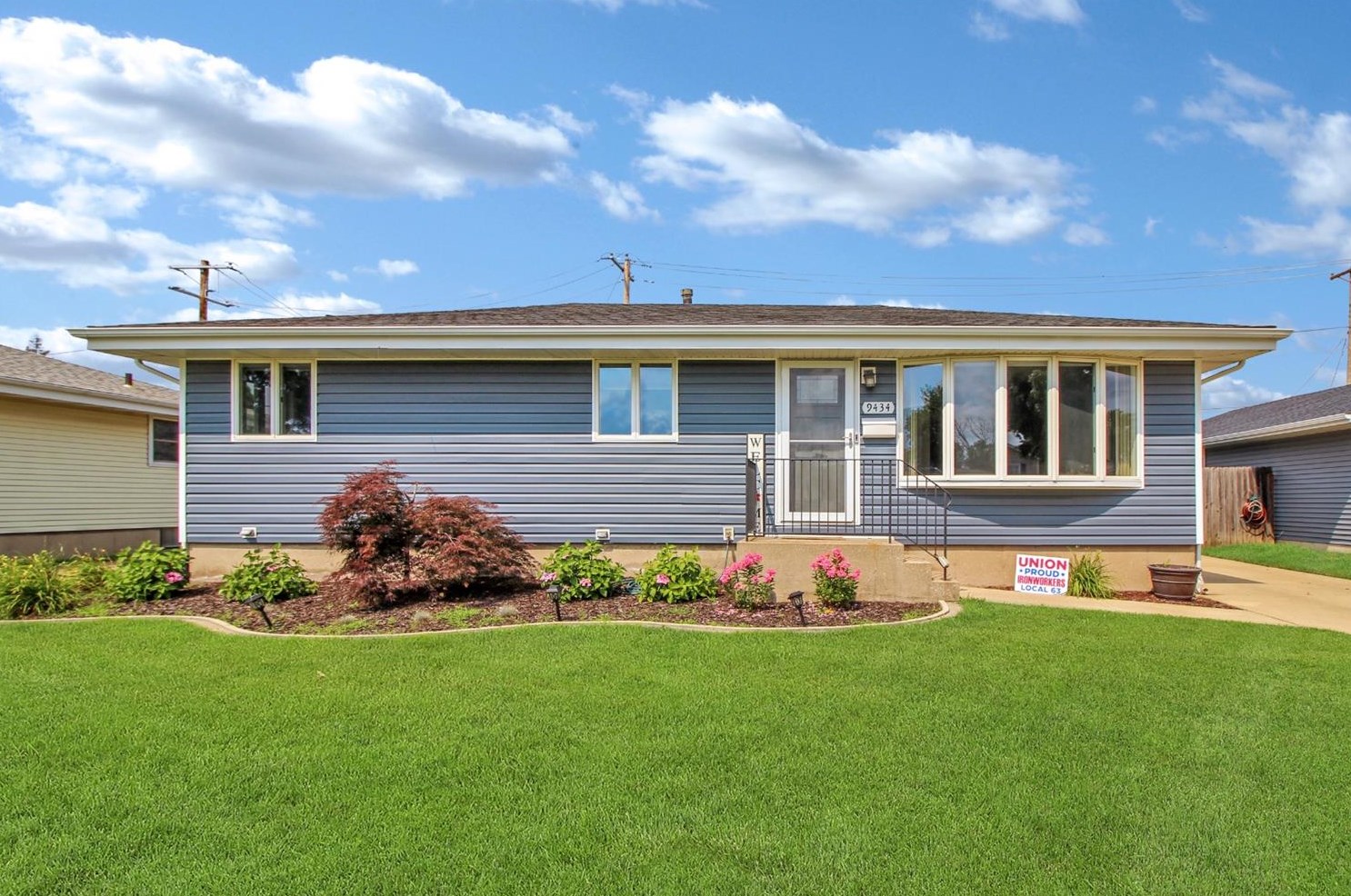 9434 Farmer Dr, Hammond, IN 46322