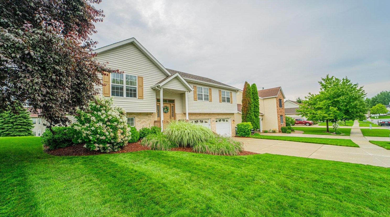 2650 Calaveras Dr, Valpo, IN 46385