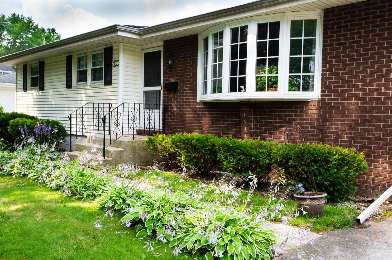 1516 Maple St, Hobart, IN 46342