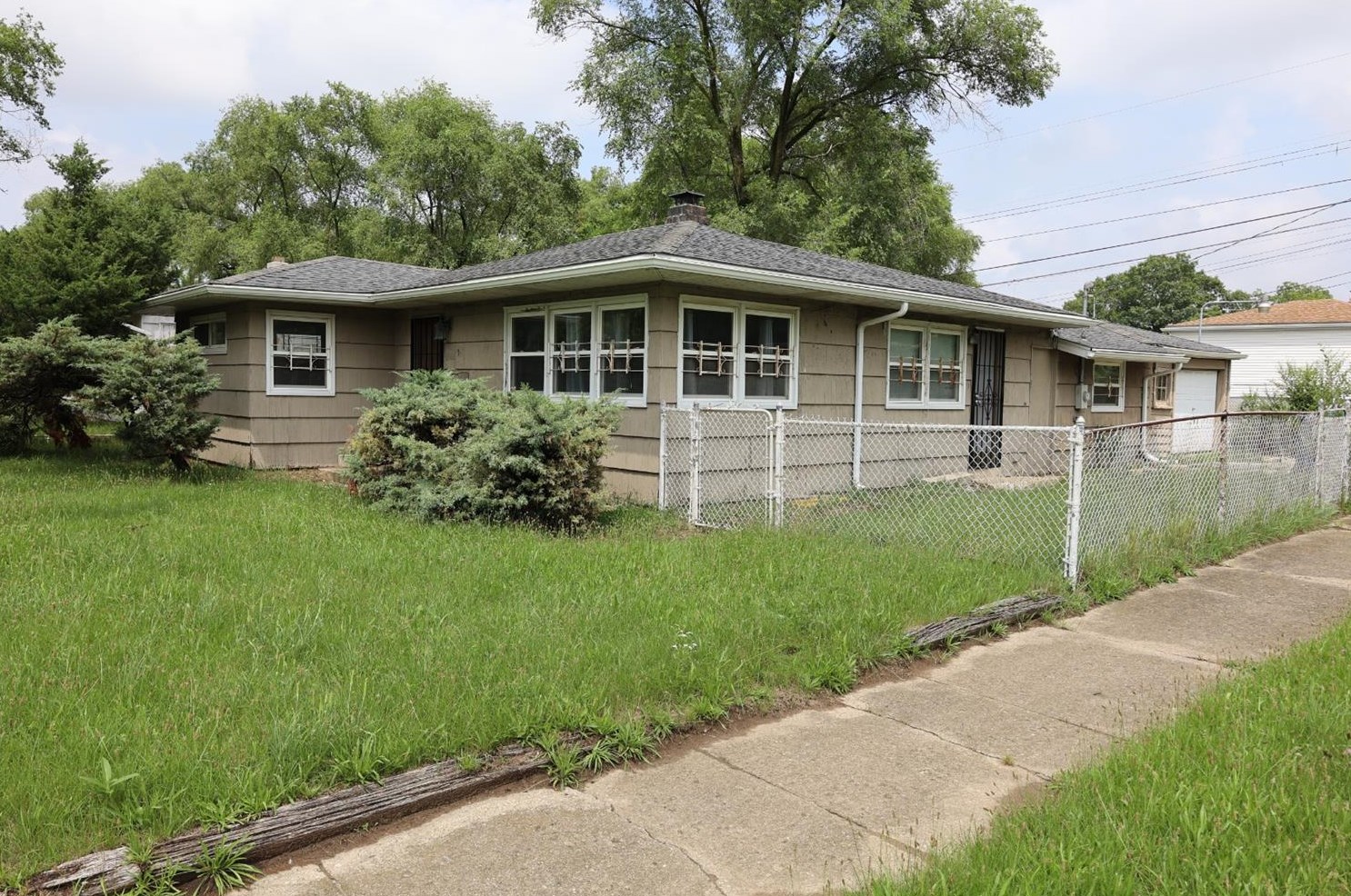 2179 Wright St, Gary, IN 46404