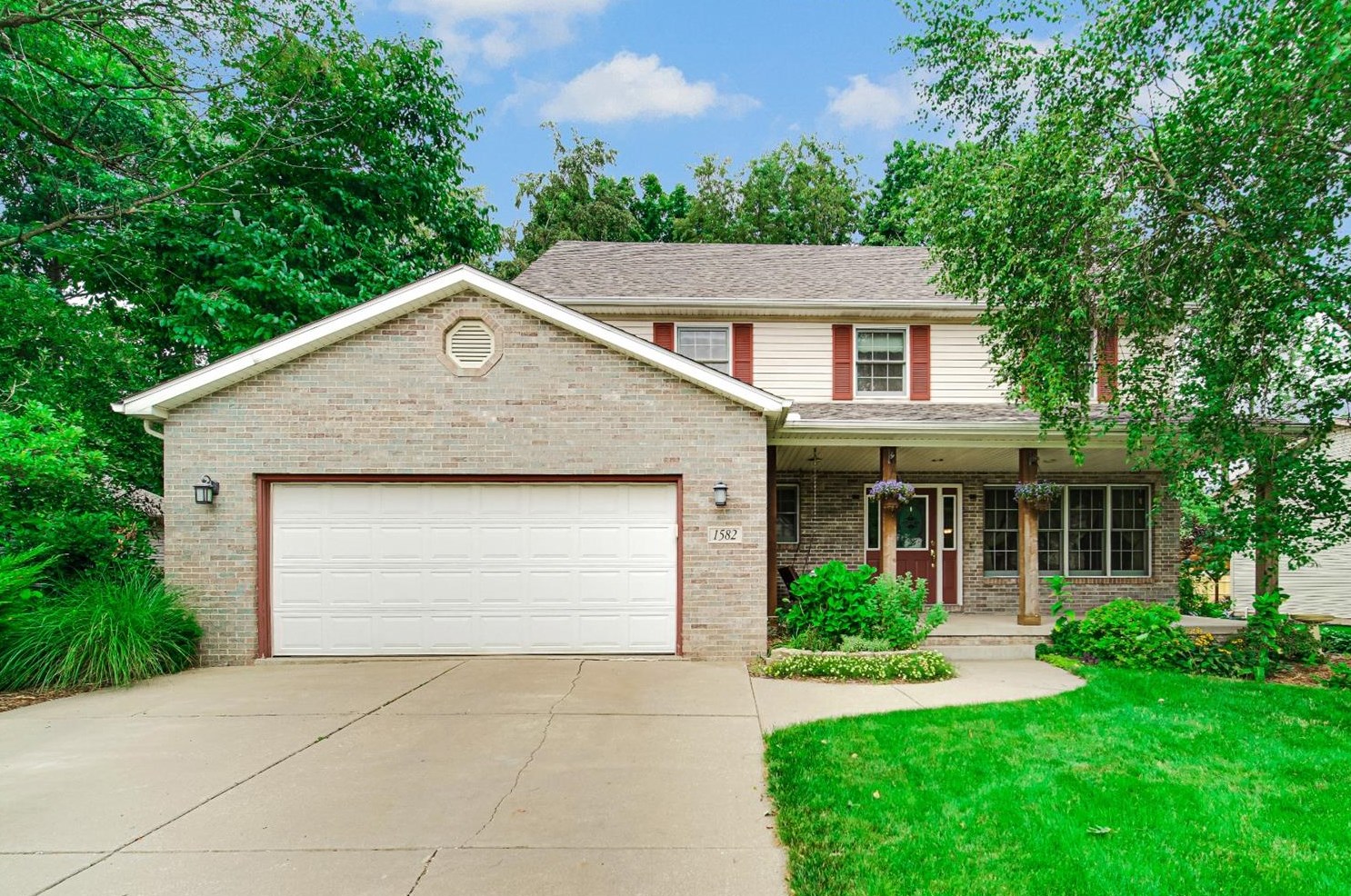1582 Commodore Ln, Porter IN  46304-9573 exterior