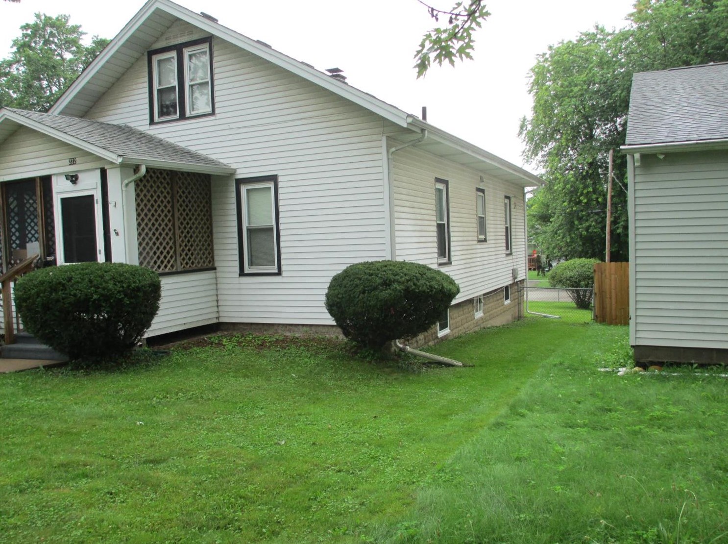222 Michigan St, Porter, IN 46304