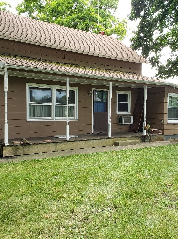 217 Locust St, Porter, IN 46304-2329