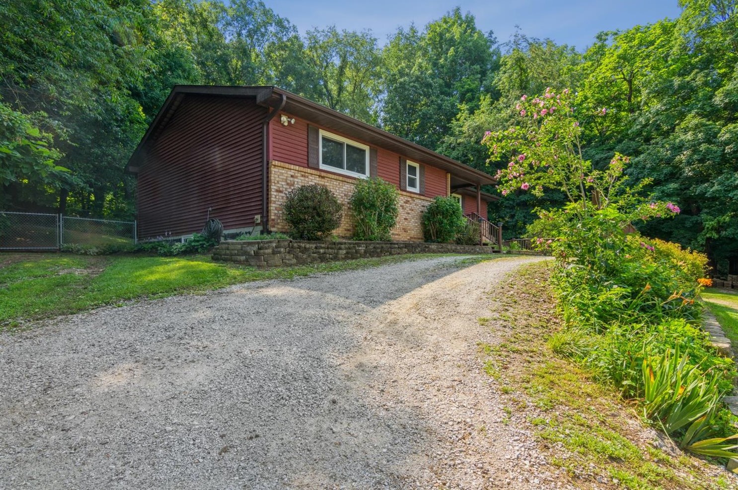 33 Smoke Rd, Valpo, IN 46385