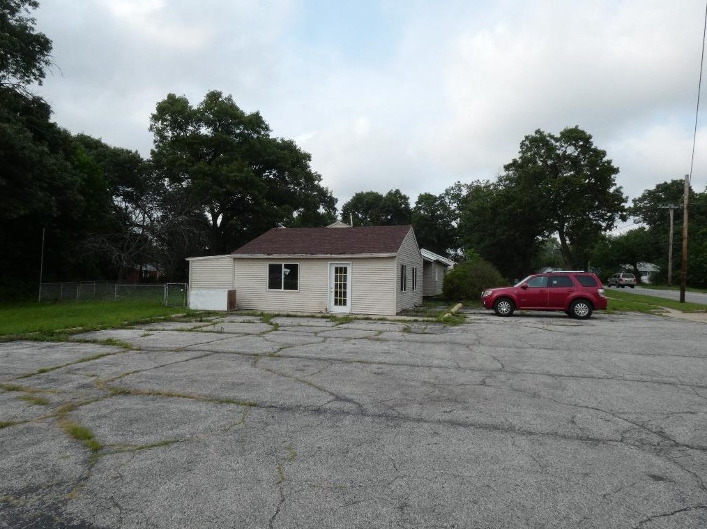 3628 Liverpool Rd, Gary, IN 46405