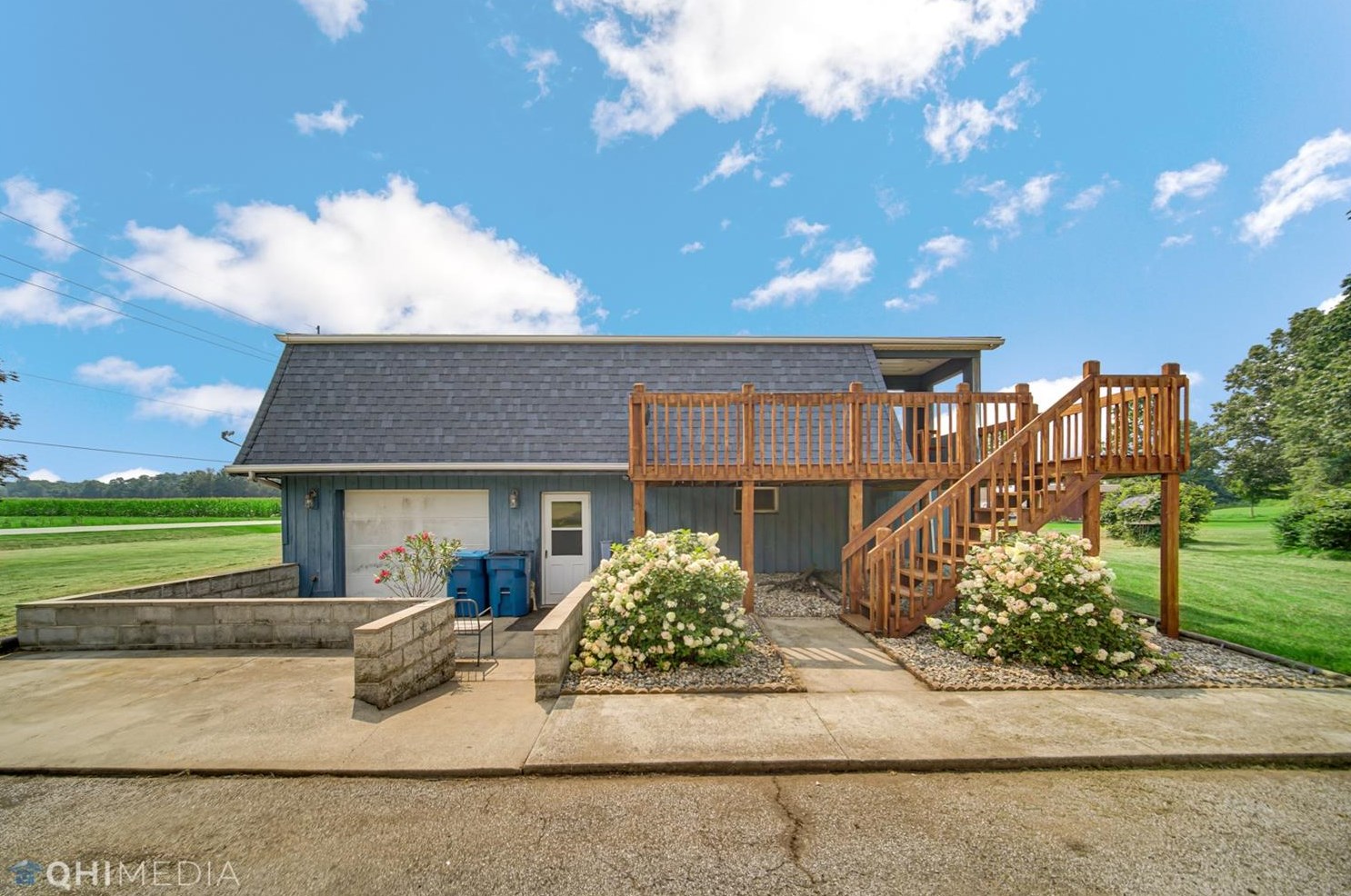 320 15th Ave, Demotte, IN 46310-8305