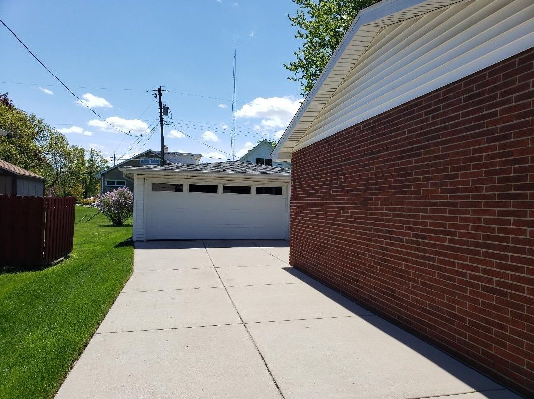 234 Carnation St, Dyer, IN 46311