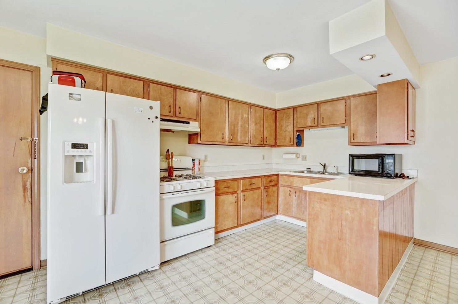 7346 Noble St, Gary, IN 46410