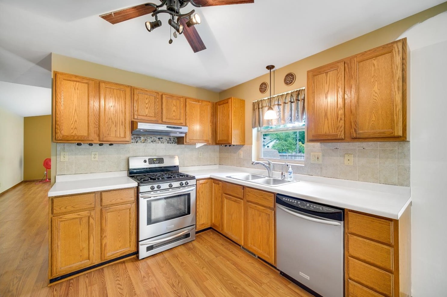 1123 Waverly Rd, Porter, IN 46304