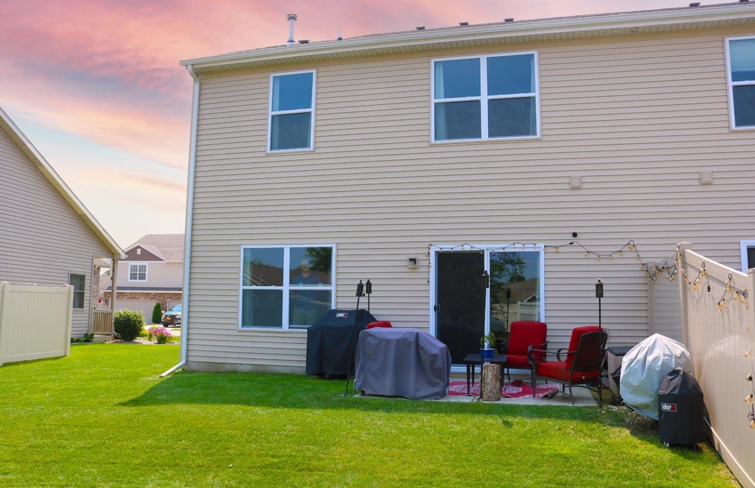 530 Clover Ln, Griffith, IN 46319