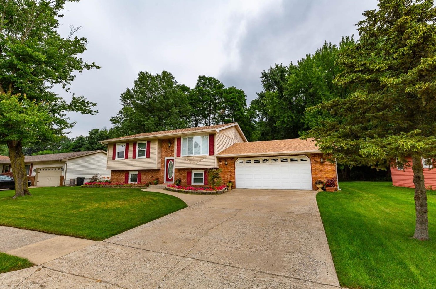 6604 Lakewood Ave, Portage, IN 46368-2404