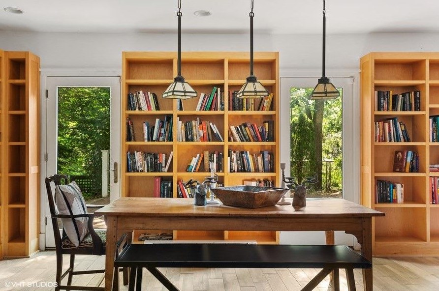 3739 Michiana Dr, Michigan City, IN 46360