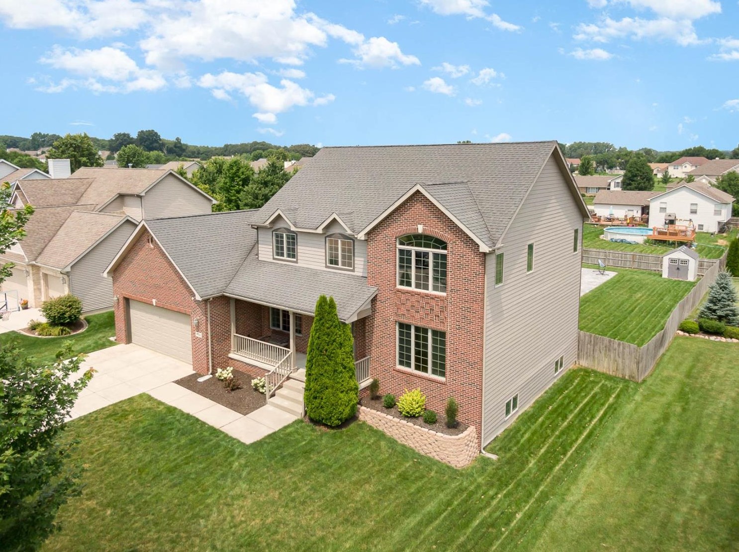 2156 Sweet Briar Ln, Valpo, IN 46385