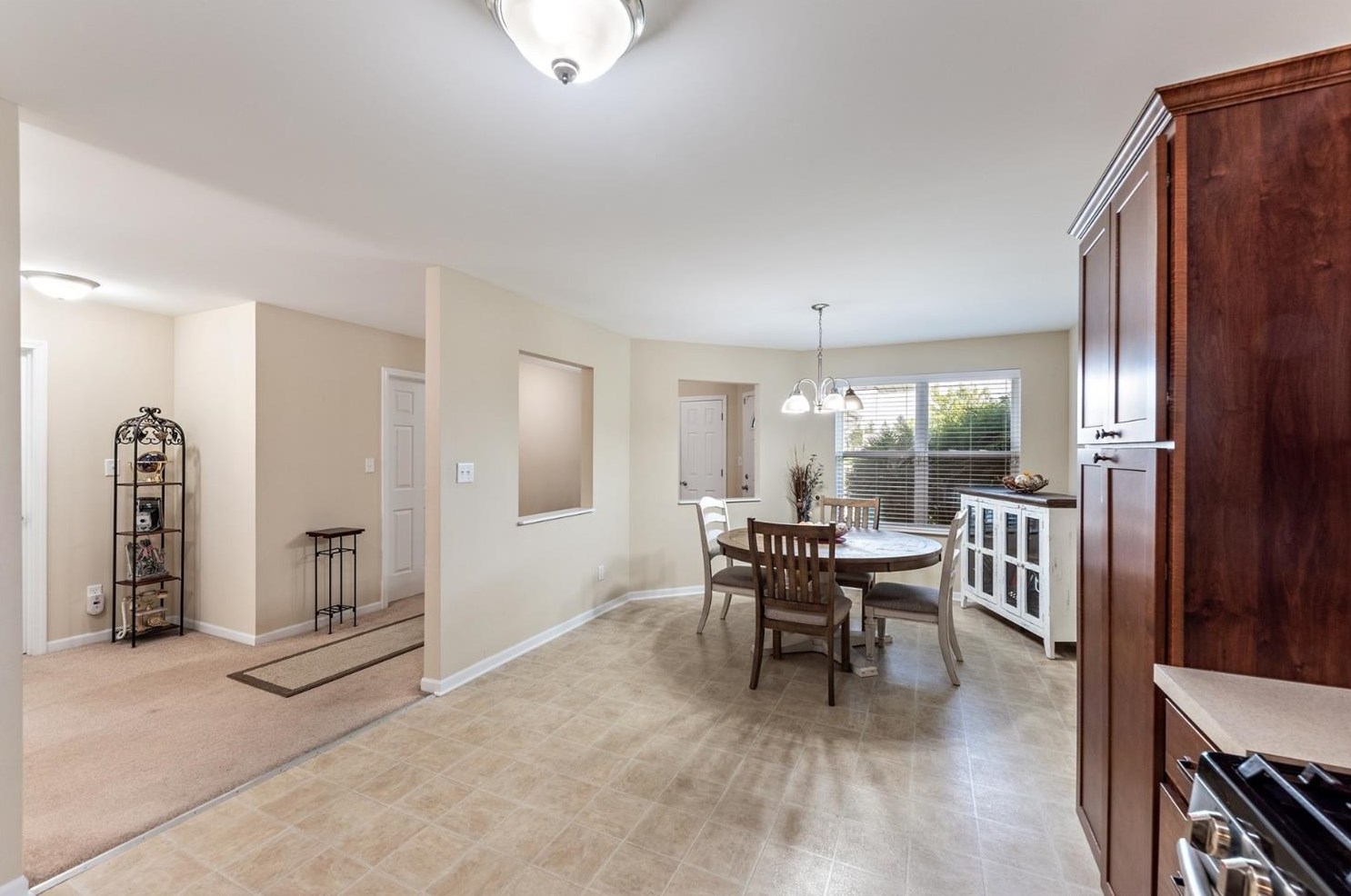 8232 Pierce Pl, Gary, IN 46410