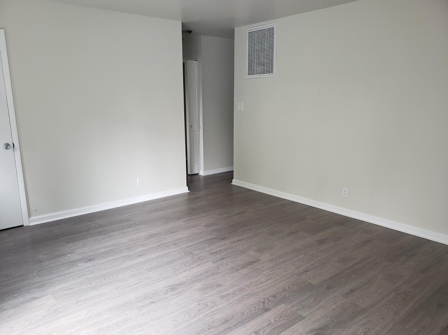 8003 Hendricks St, Gary, IN 46410