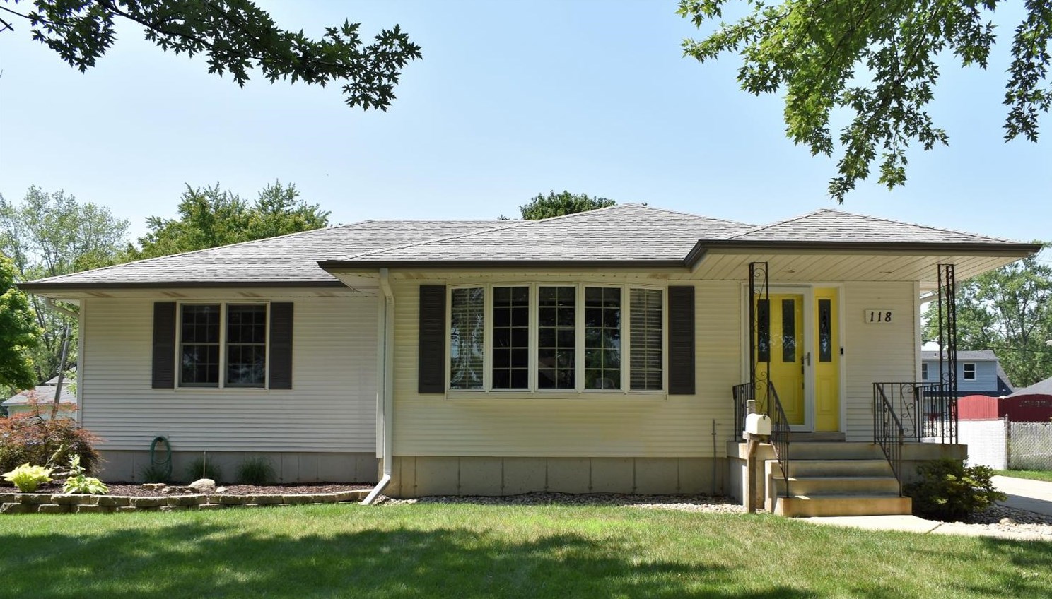118 Arbogast St, Griffith, IN 46319-2702