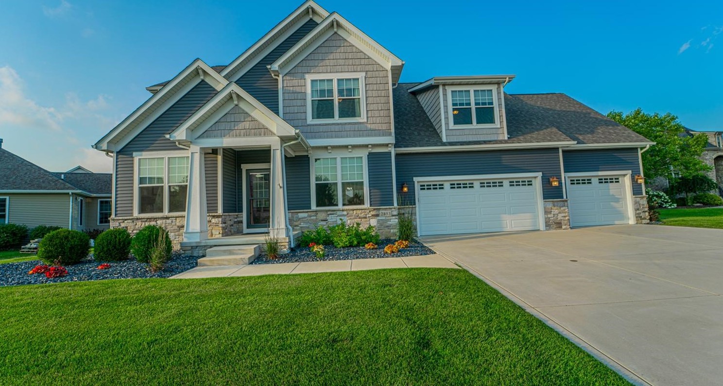 2853 Bonita Dr, Valpo, IN 46385