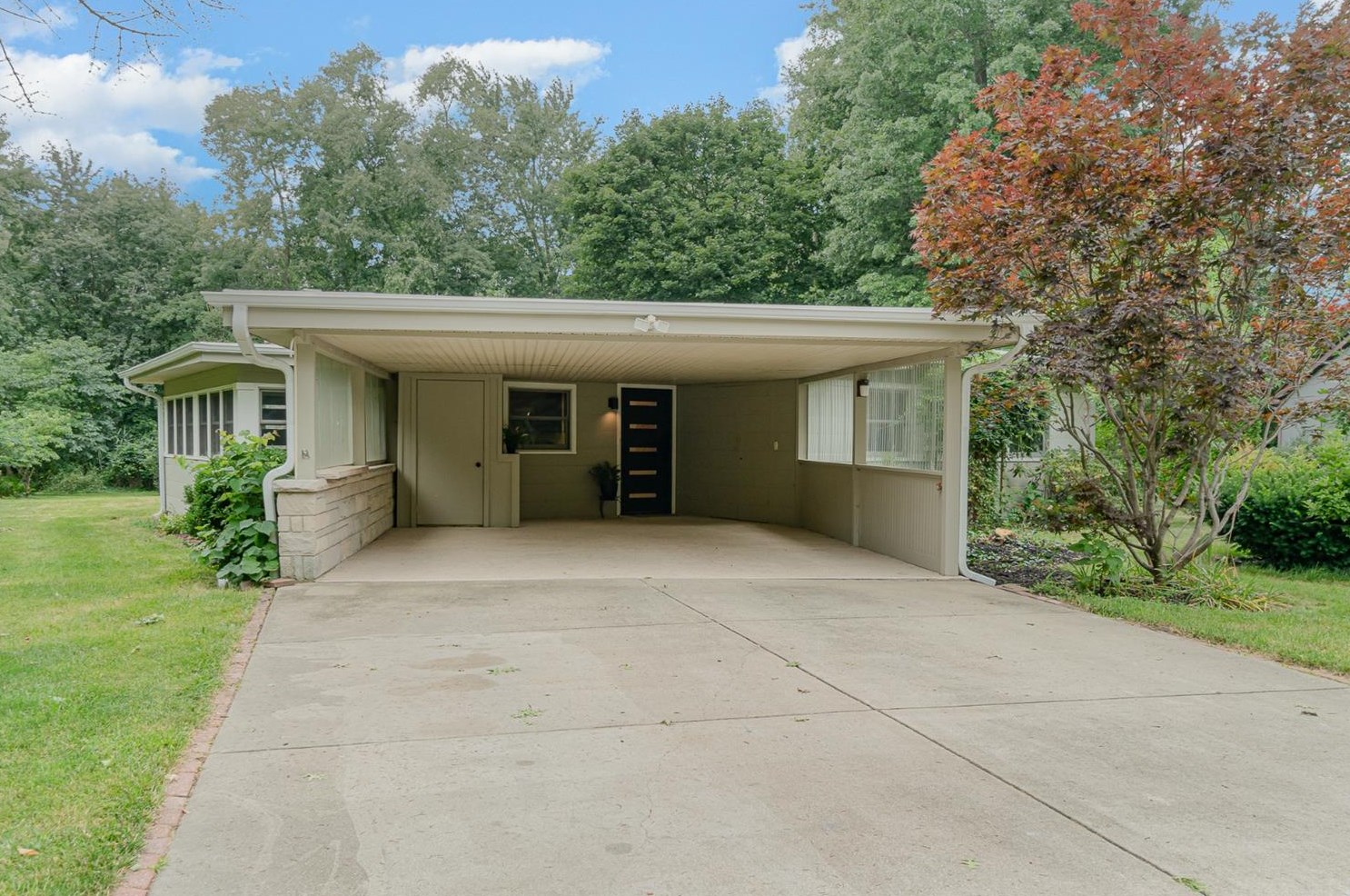 795 Park Dr, Porter IN  46304-2941 exterior