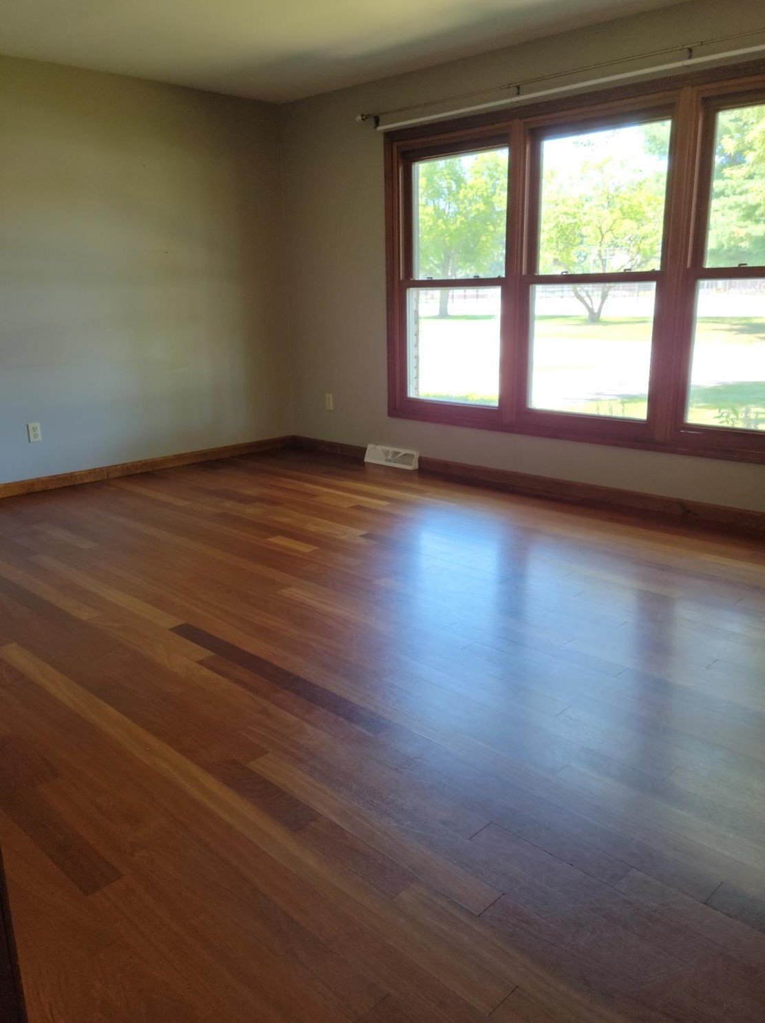 661 Dunewood Dr, Porter, IN 46304-3132