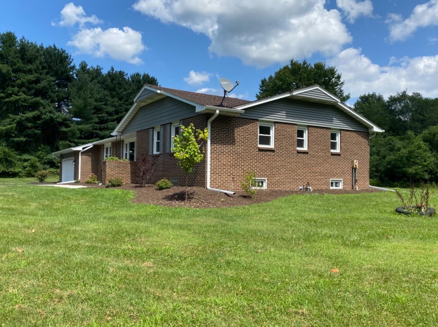 326 Mander Rd, Valpo, IN 46383