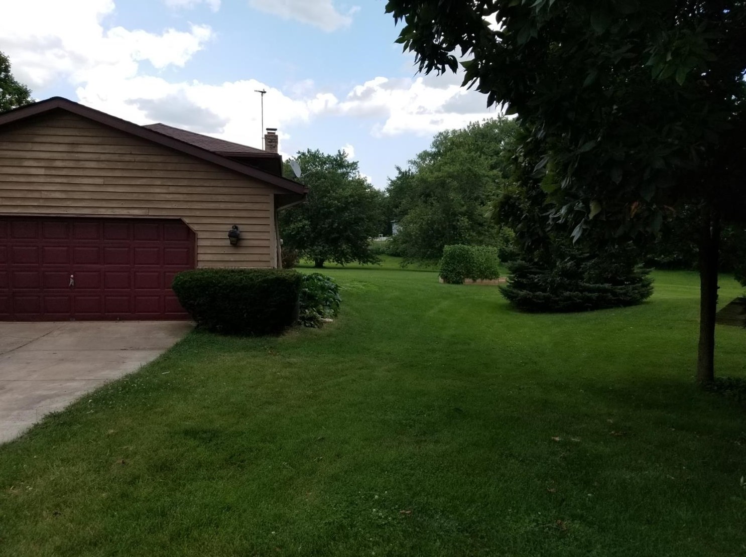 660 Harvest Ct, Crown Point, IN 46307