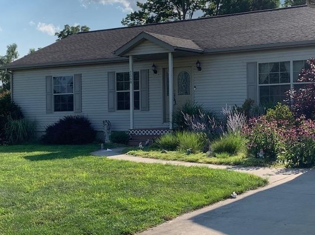 1568 Eagle Ridge Dr, La Porte, IN 46350-4521