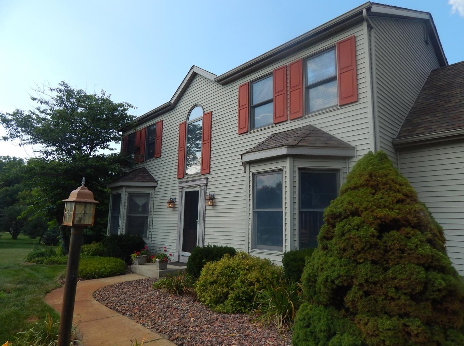 3187 W Greenbriar Ln, La Porte, IN 46350