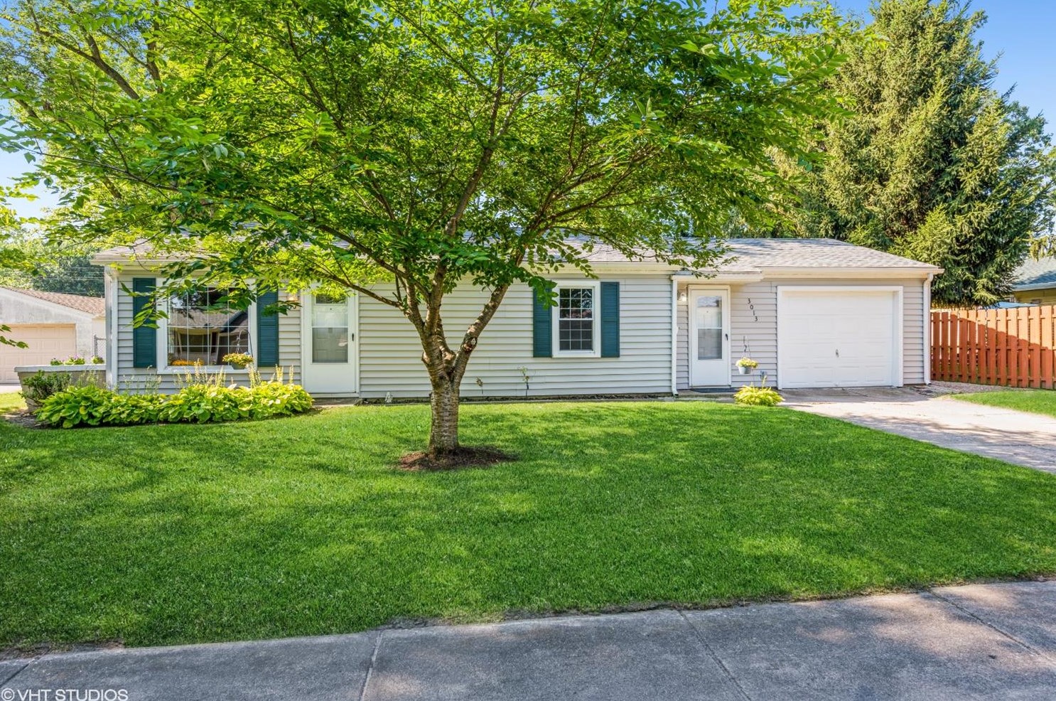 3013 Coral Dr, Hobart, IN 46342