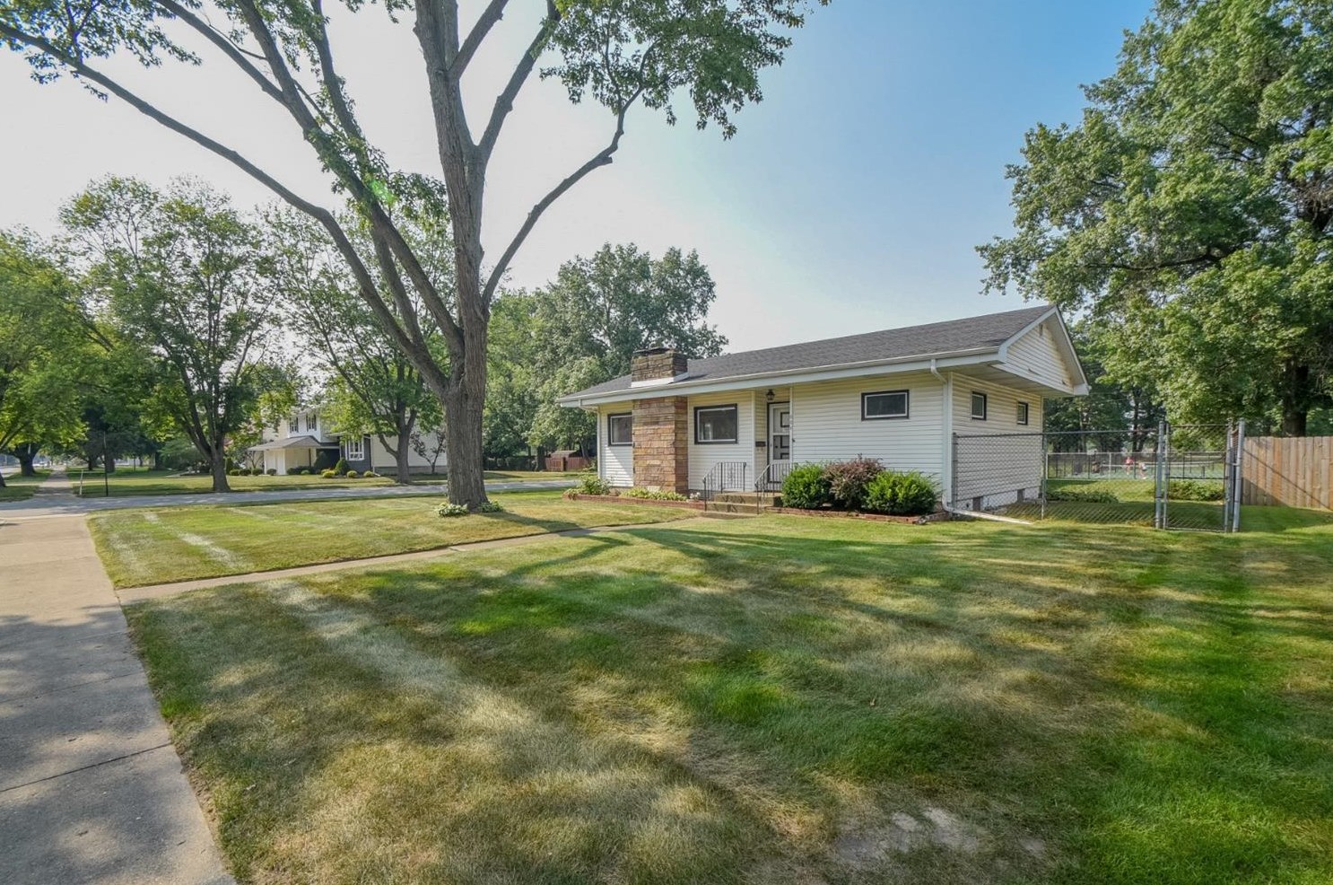 604 Elm St, Griffith, IN 46319-2069