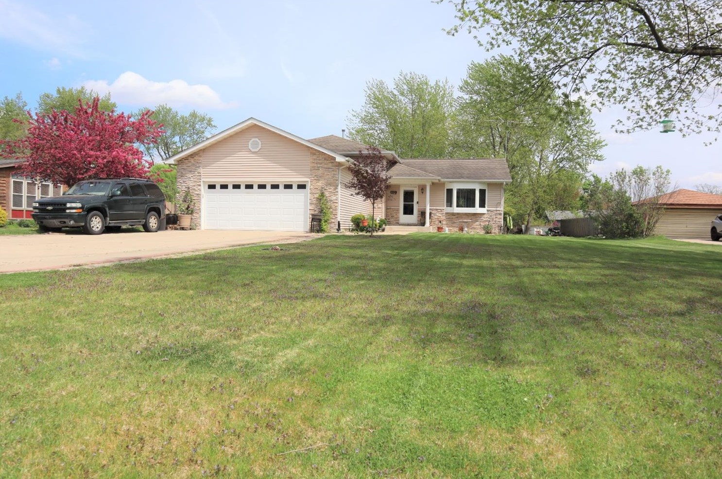 8621 Monfort Dr, Dyer, IN 46373