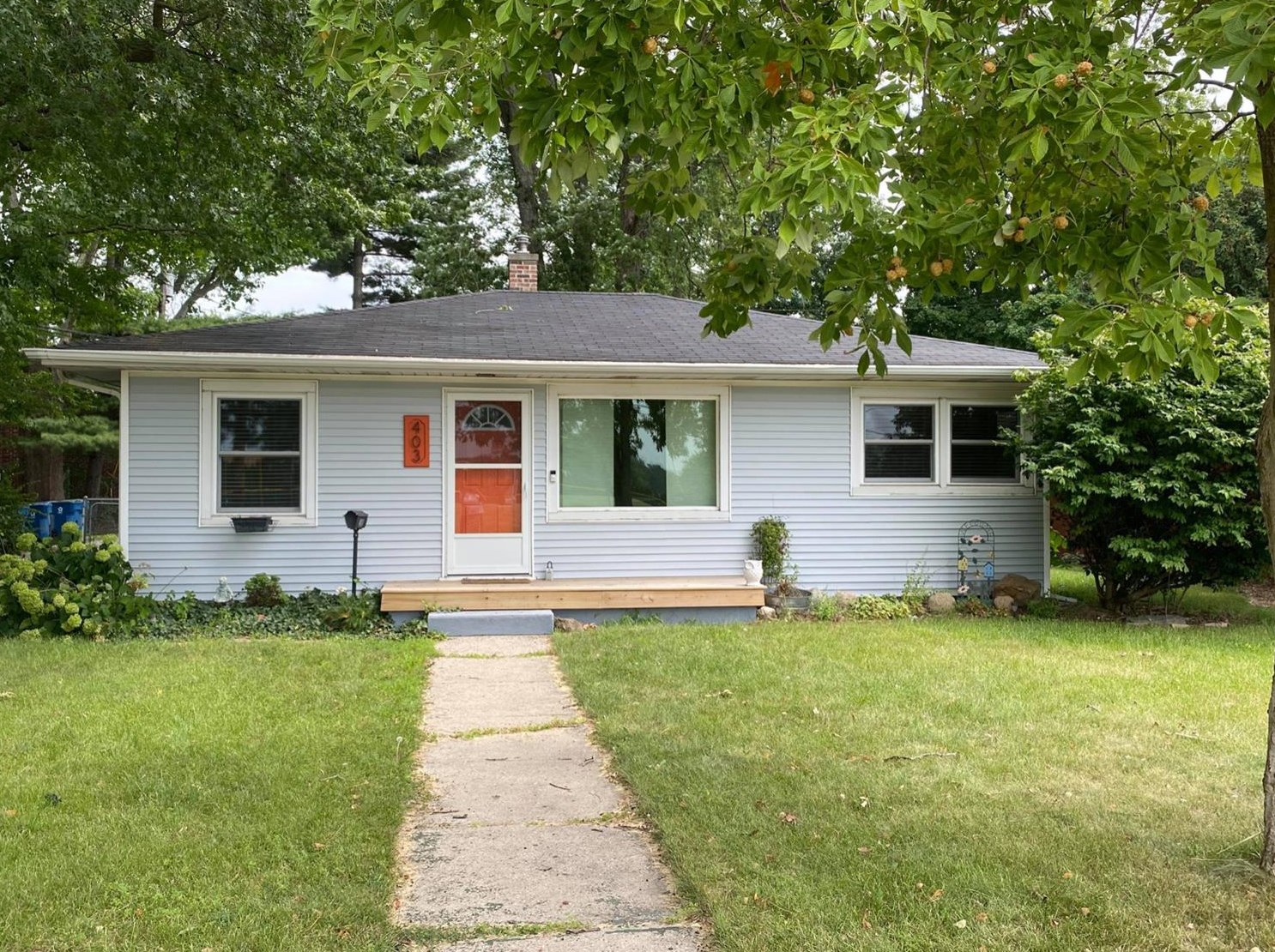 403 5th St, Porter, IN 46304-2201