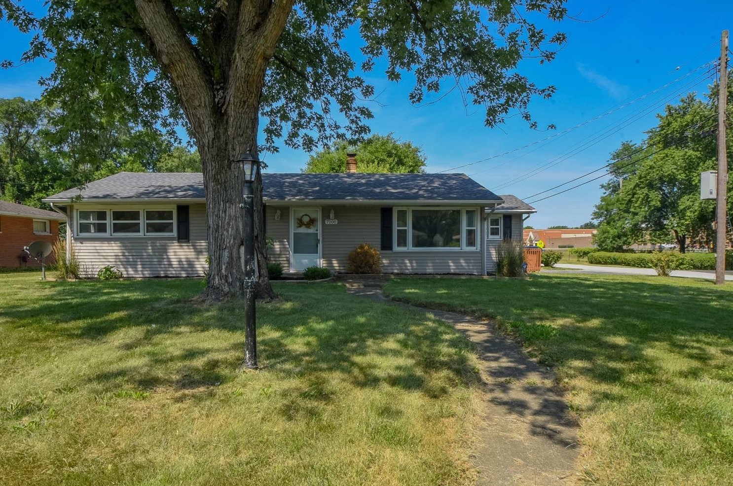 7100 Delaware St, Gary, IN 46410-3647
