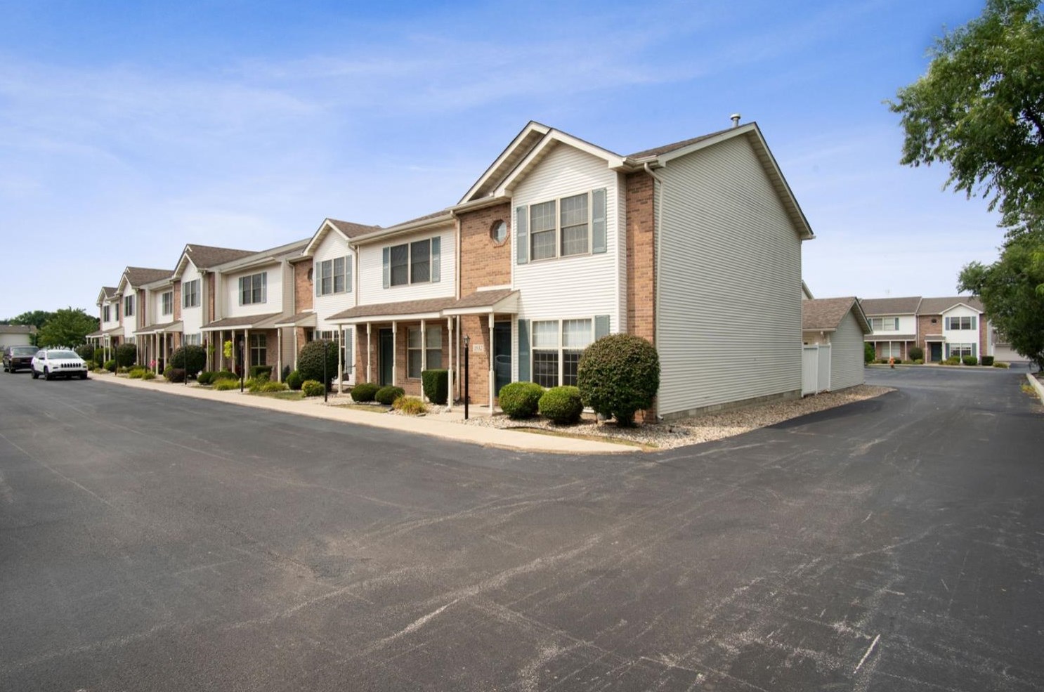 1832 Cottonwood Ct, Crown Point, IN 46307
