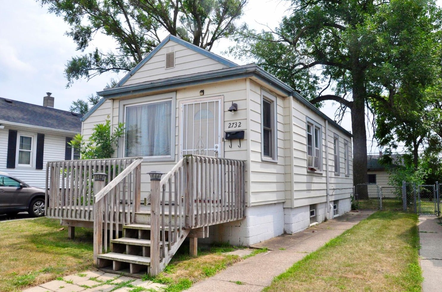 2732 162nd St, Hammond, IN 46323