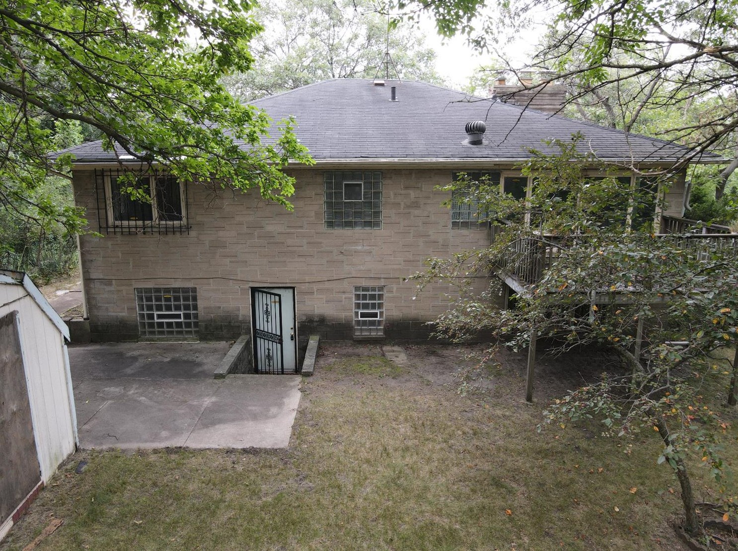 7238 Ash Ave, Gary IN  46403-2111 exterior